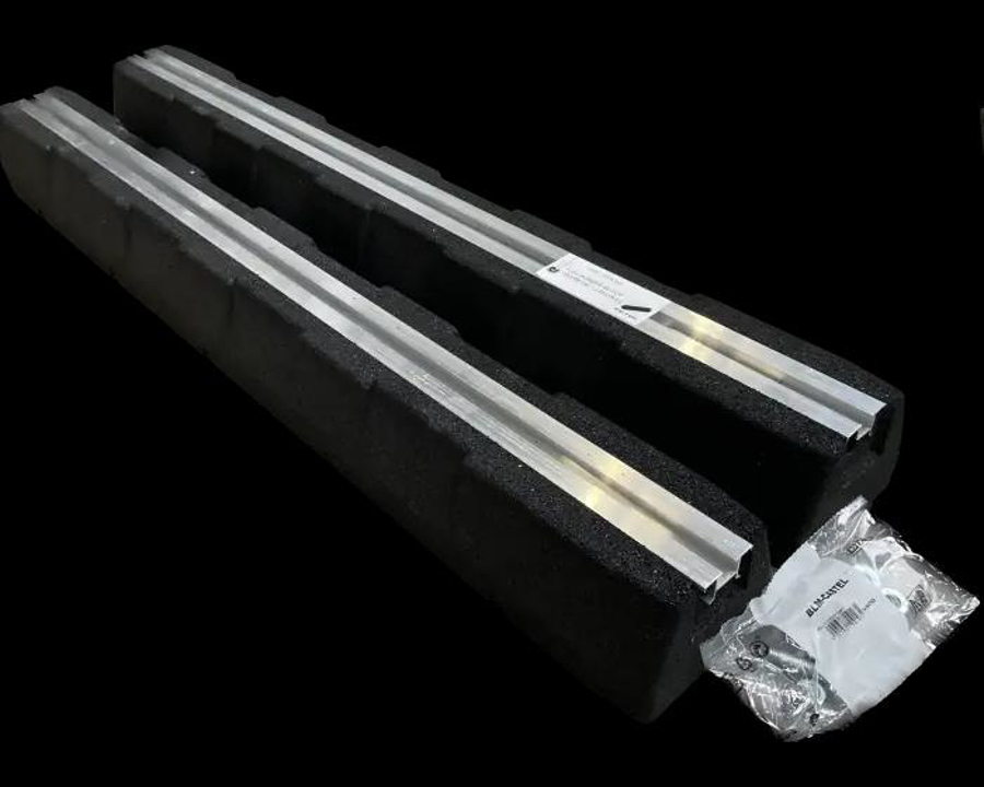 Image de RB100-1-130: Blocs de montage en caoutchouc 1000*135*95mm avec jeu de boulons